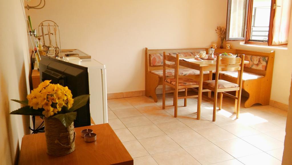 Apartmani Conar 大德尔韦尼克 外观 照片